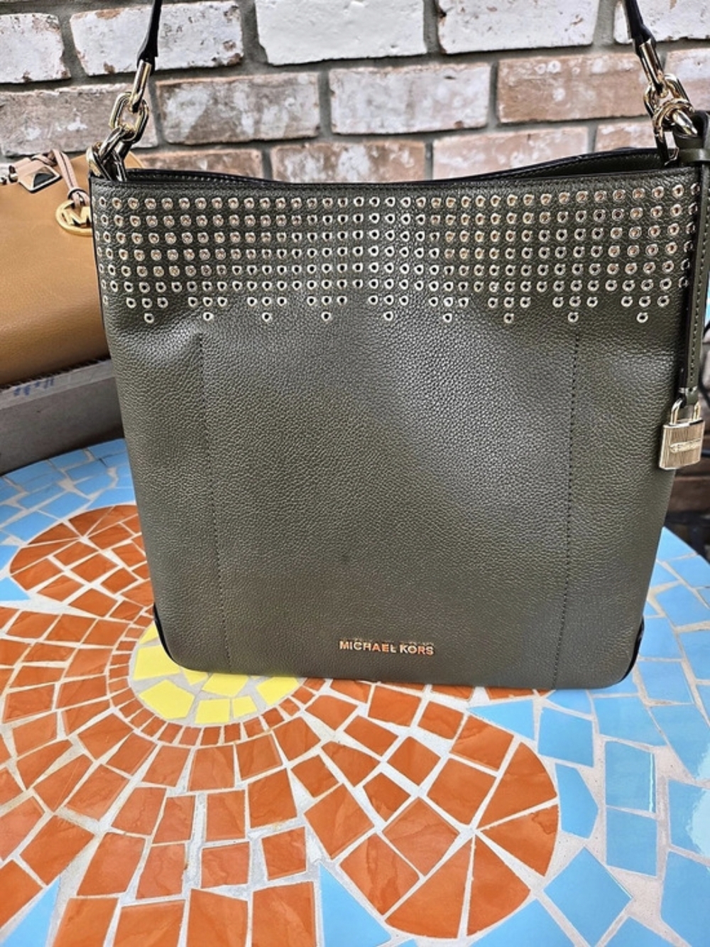 ✨️Michael Kors Hayes Large Studded Shoulder Bag in Olive Green💚